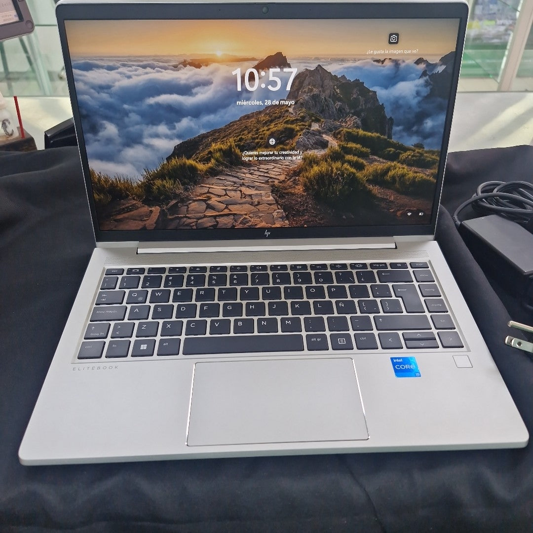 LAPTOP HP ELITEBOOK 640 G9 (2023) 512 GB SSD 16 GB RAM (SEMINUEVO)