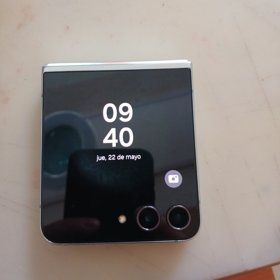CELULAR SAMSUNG GALAXY Z FLIP 5 SM-F731B (2023) 512 GB 8 GB RAM (SEMINUEVO)