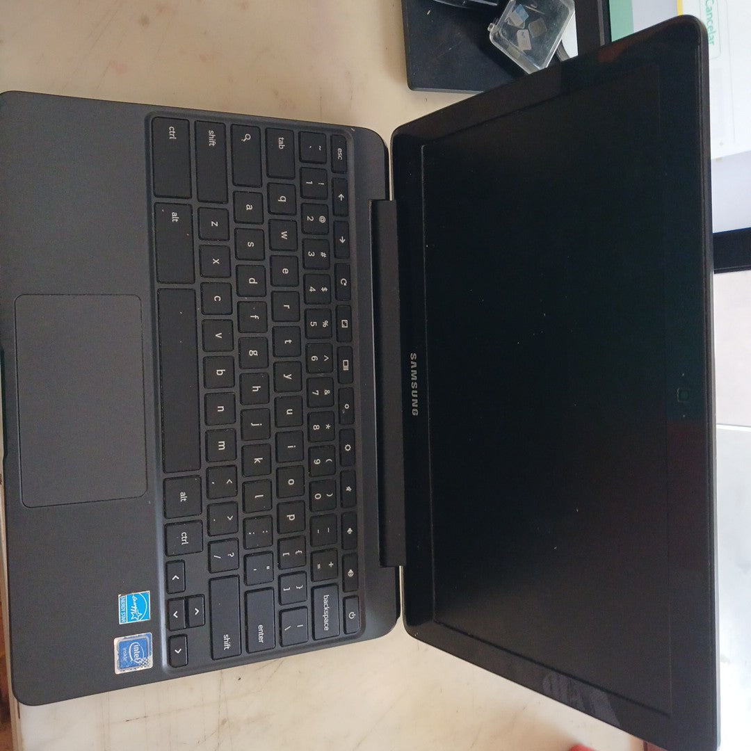 LAPTOP SAMSUNG CHROMEBOOK 3 XE500C13-K04US (2019) 16 GB SSD 4 GB RAM (SEMINUEVO)