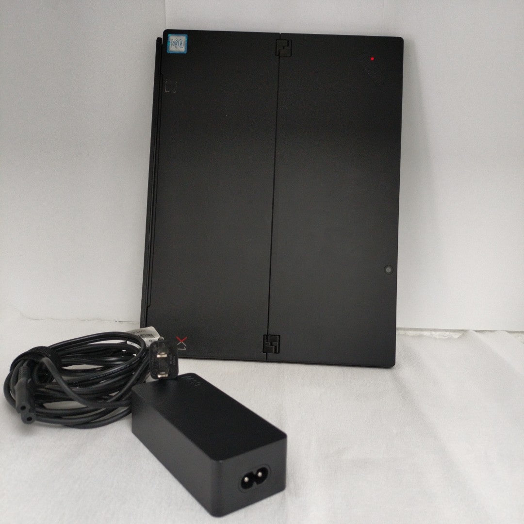 LAPTOP LENOVO THINKPAD X1 CARBON 9TH GEN (2022) 512 GB SSD 16 GB RAM (SEMINUEVO)