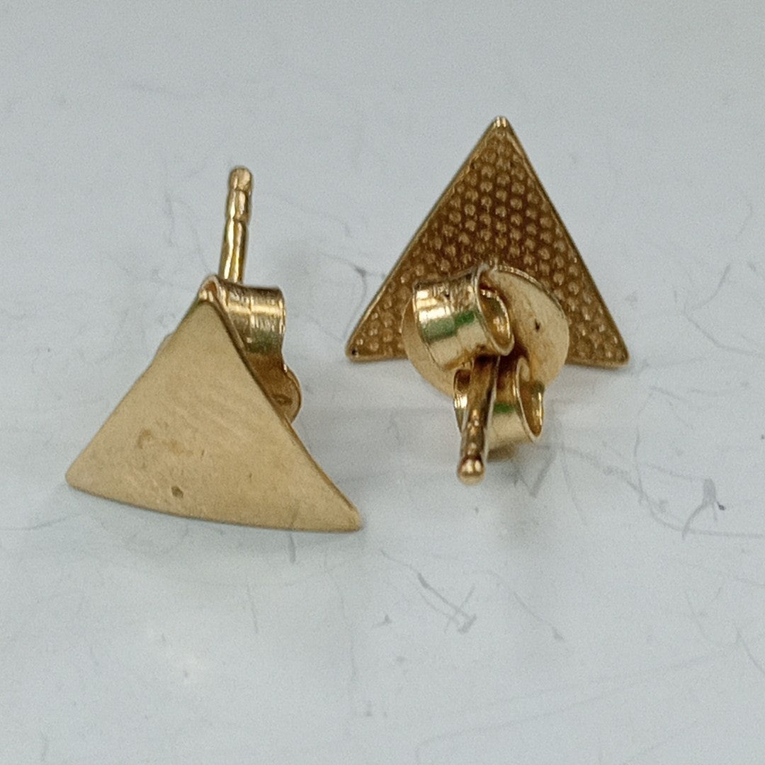 10112BRO00000B1865 FRD12 BROQUEL DE TRIANGULO ORO 14K 0.9GRS (NUEVO)