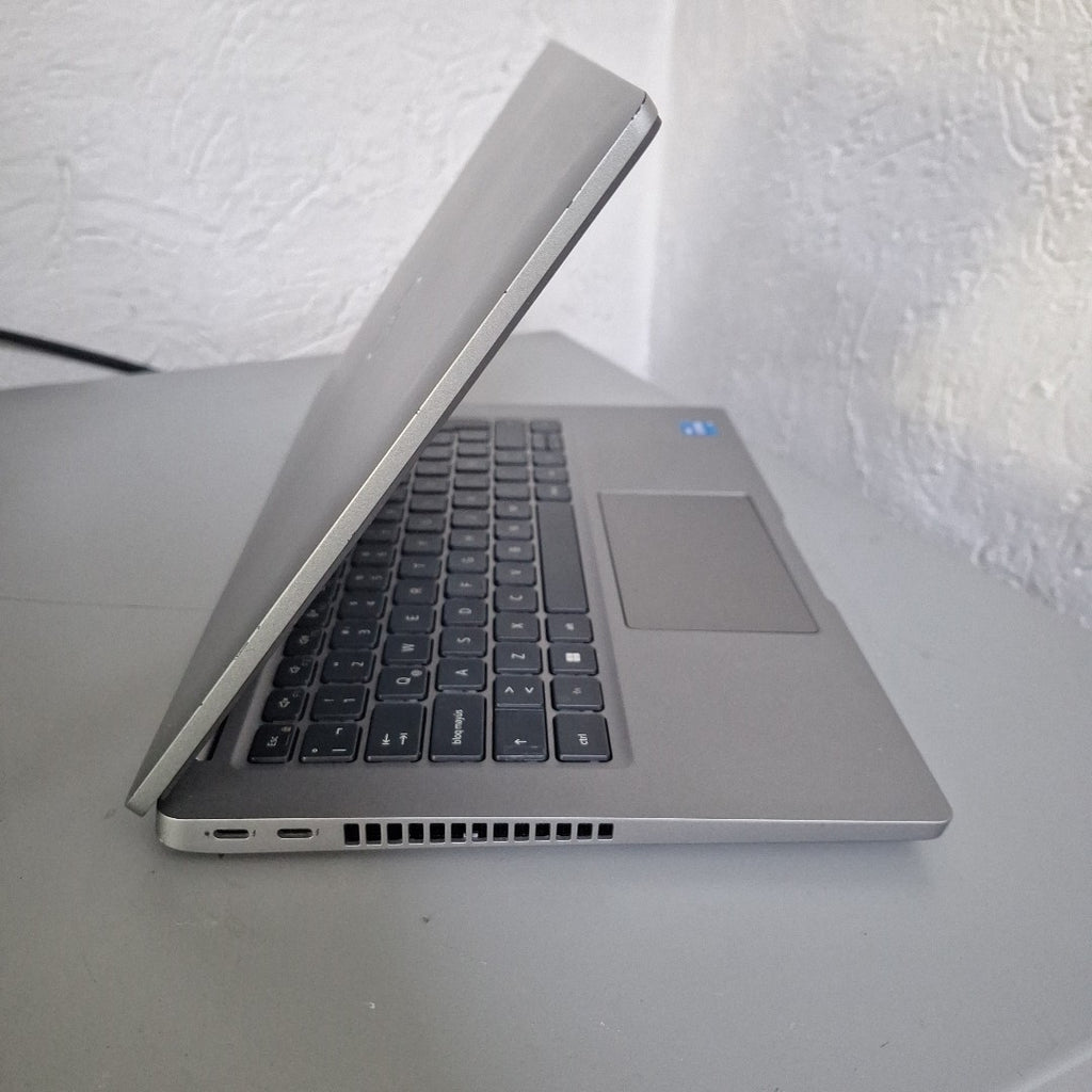 LAPTOP DELL LATITUDE 5430 (2023) 256 GB SSD 8 GB RAM