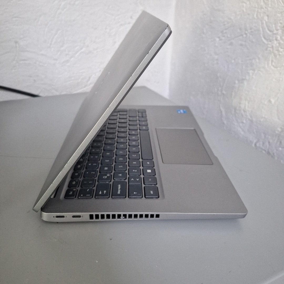 LAPTOP DELL LATITUDE 5430 (2023) 256 GB SSD 8 GB RAM