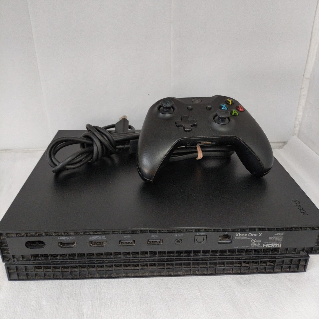 CONSOLA DE VIDEOJUEGO MICROSOFT XBOX ONE X 1 TB (SEMINUEVO)