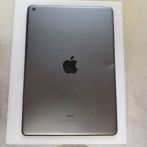 TABLETA APPLE IPAD 9 A2602 64 GB 3 GB RAM (SEMINUEVO)