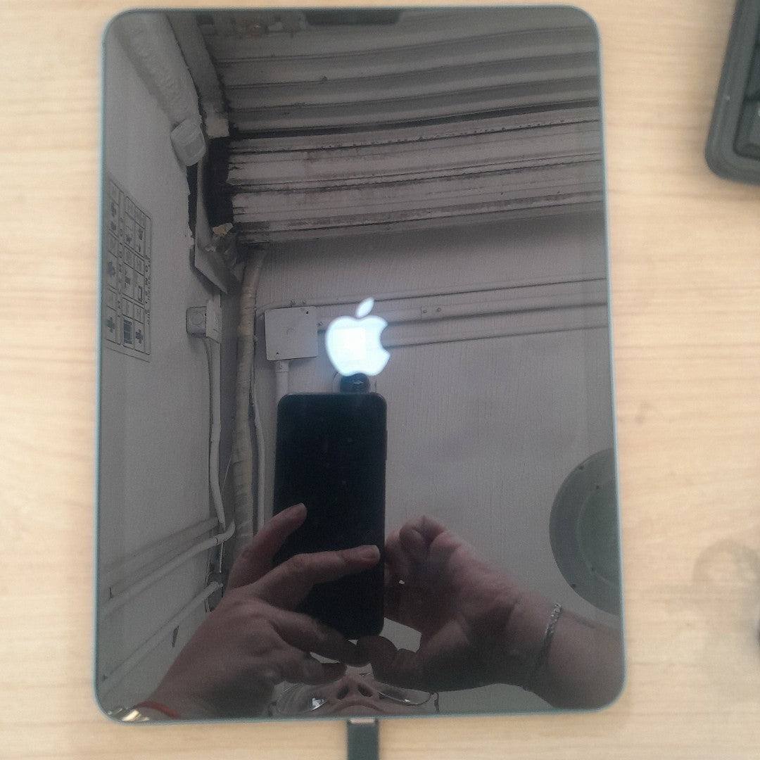 TABLETA APPLE IPAD AIR 5 A2589 64 GB 8 GB RAM (SEMINUEVO)