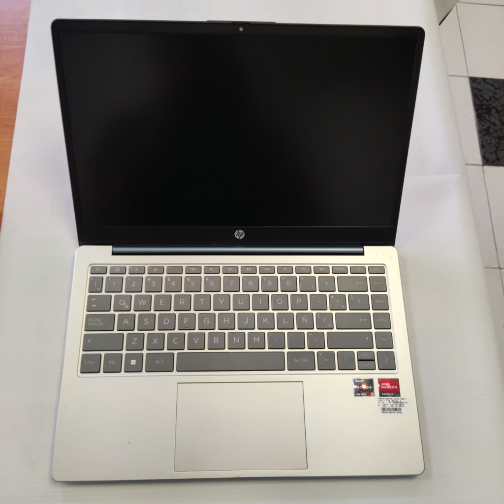 LAPTOP HP 14-EM0001LA (2023) 256 GB SSD 8 GB RAM (SEMINUEVO)