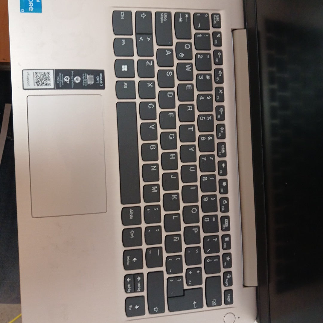 LAPTOP LENOVO IDEAPAD 3 14ITL6 (2023) 1 TB + 256 GB SSD 8 GB RAM (SEMINUEVO)