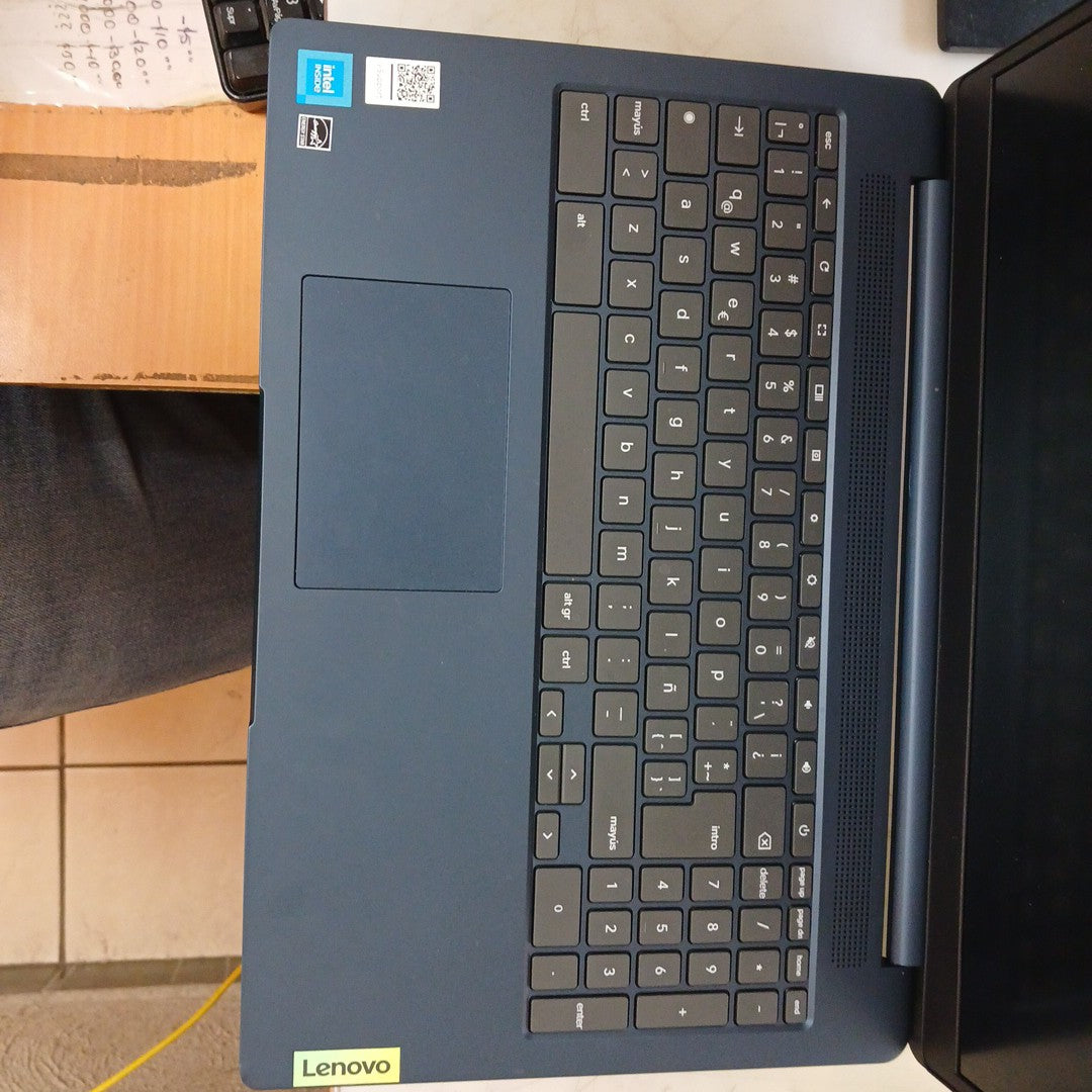 LAPTOP LENOVO IDEAPAD 3 CHROME 15IJL6 (2024) 128 GB EMMC 8 GB RAM (SEMINUEVO)