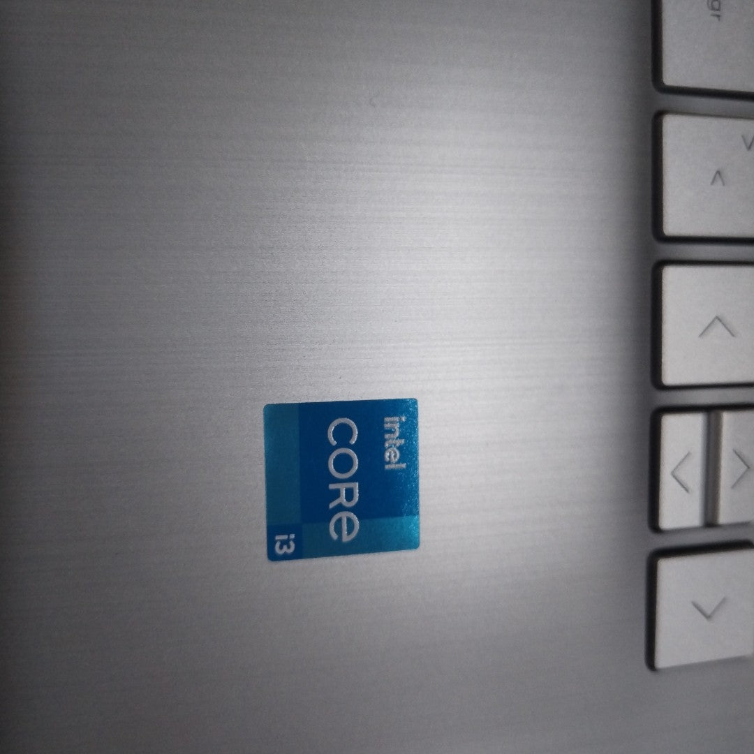 LAPTOP HP 14-DQ2502LA (2022) 256 GB SSD 8 GB RAM (SEMINUEVO)