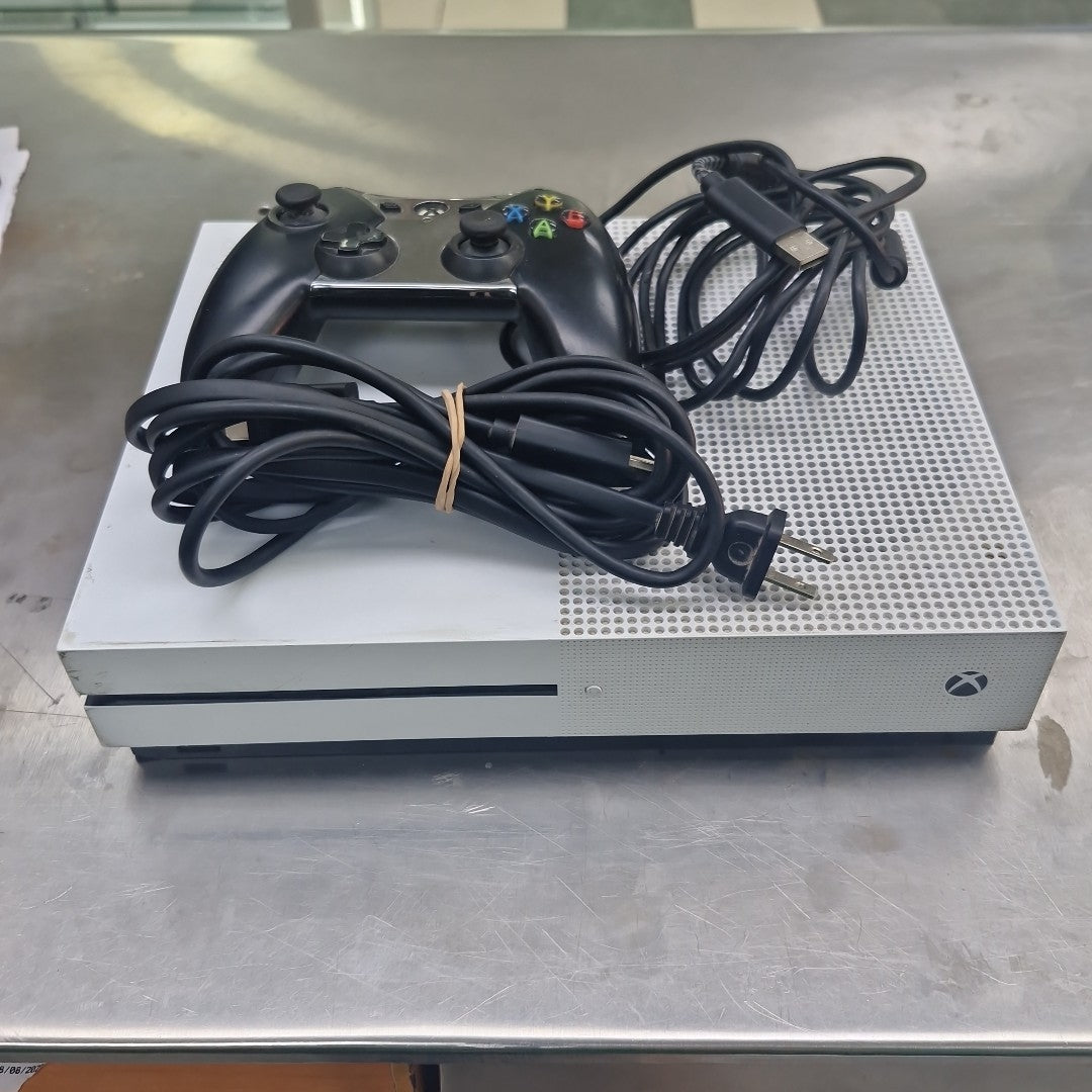 CONSOLA DE VIDEOJUEGO MICROSOFT XBOX ONE S 1 TB (SEMINUEVO)