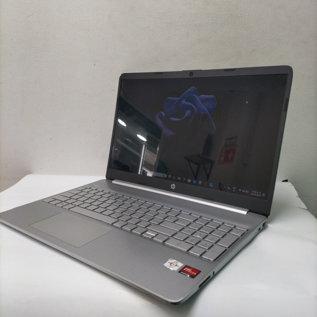 LAPTOP HP 15-EF1501LA (2022) 256 GB SSD 8 GB RAM