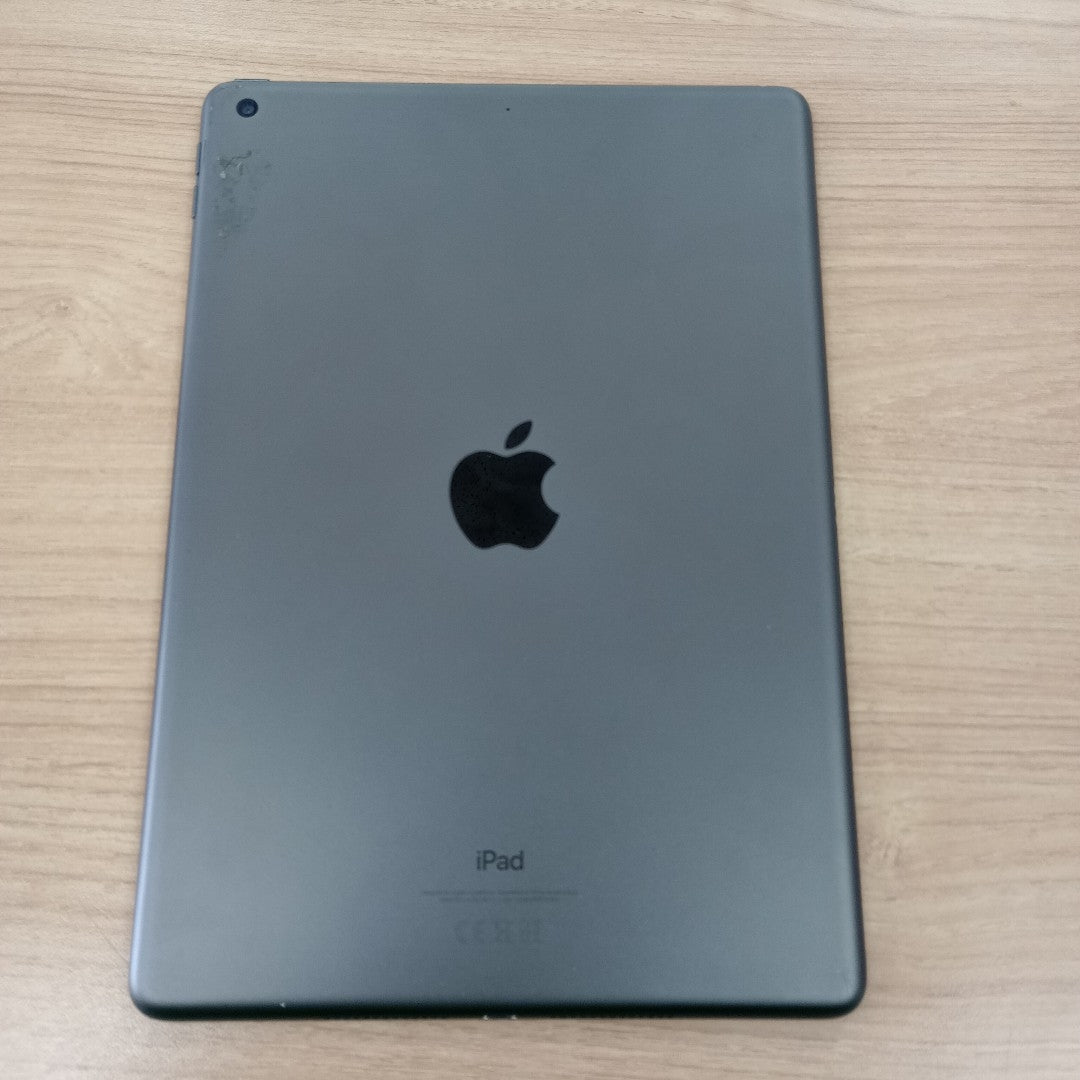 TABLETA APPLE IPAD 9 A2602 256 GB 3 GB RAM (SEMINUEVO)