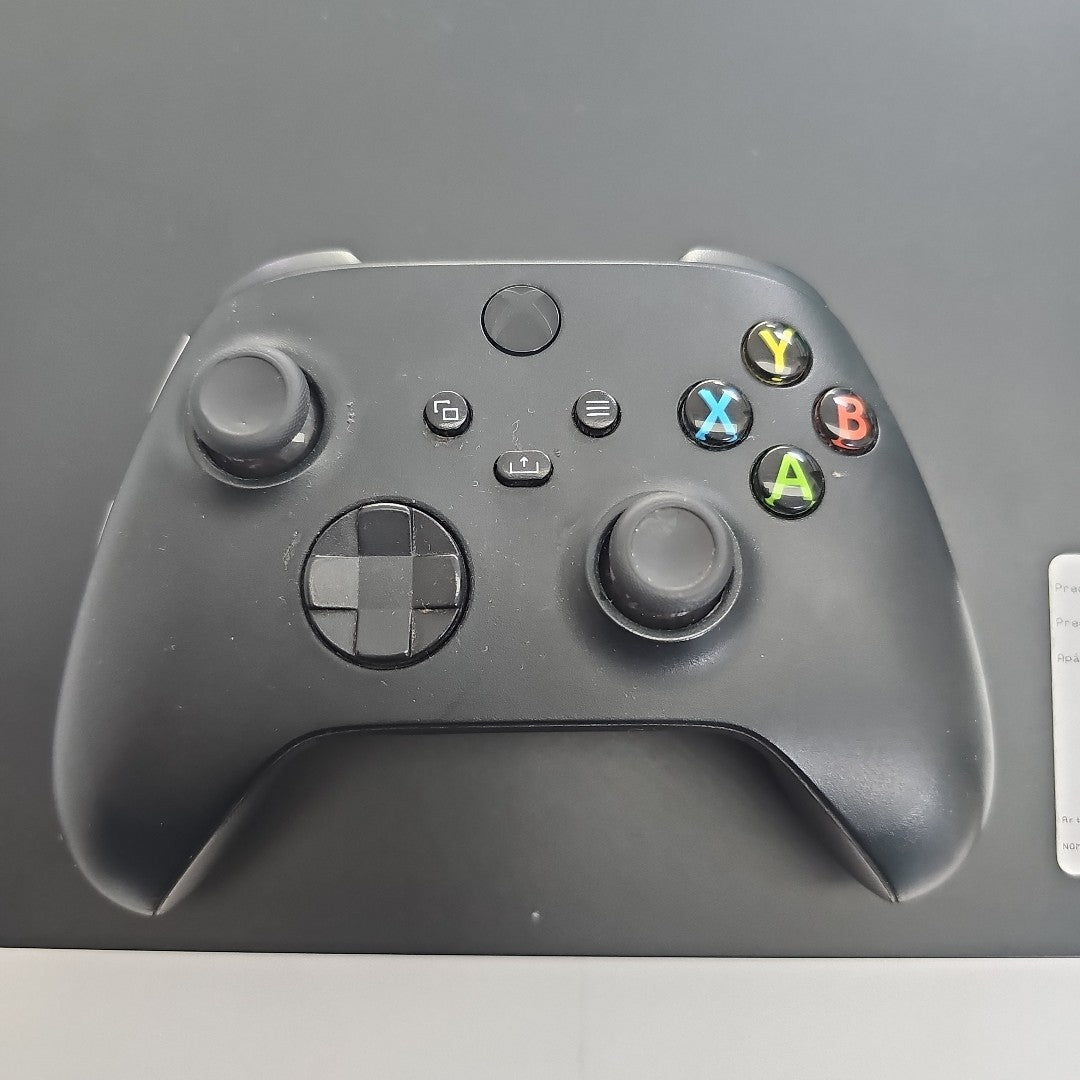 CONSOLA DE VIDEOJUEGO MICROSOFT XBOX ONE X 1 TB (SEMINUEVO)