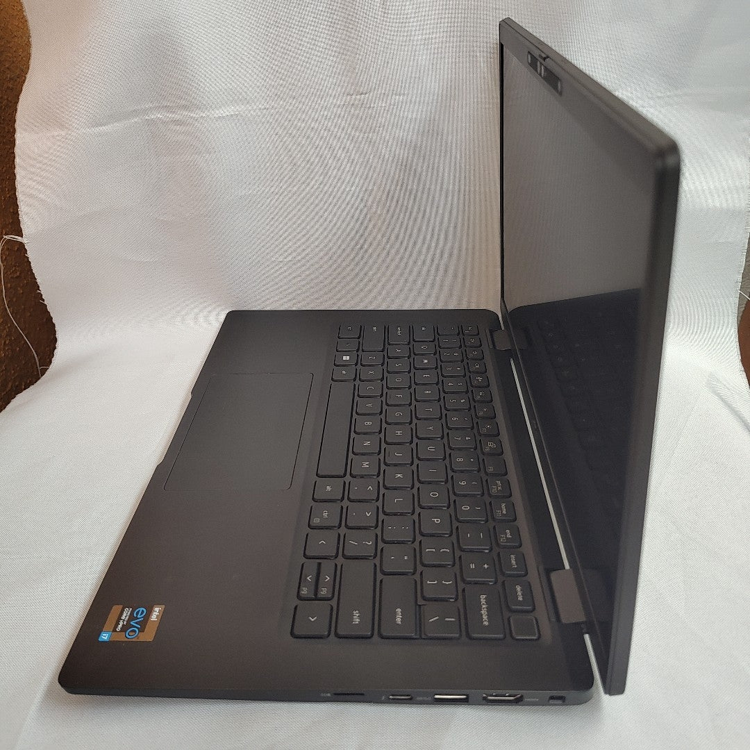 LAPTOP DELL LATITUDE 7420 (2023) 256 GB SSD 16 GB RAM (SEMINUEVO)