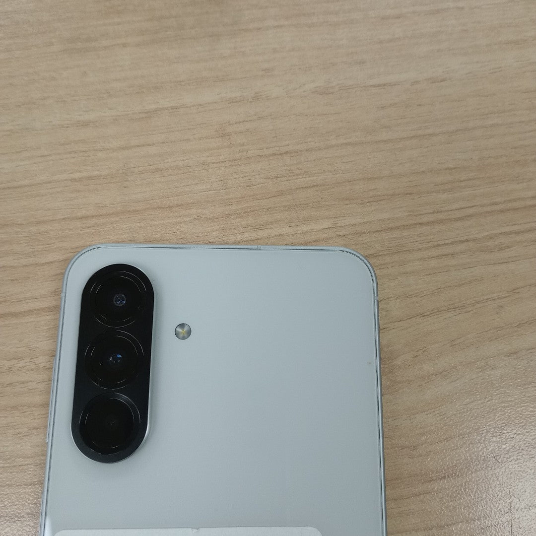 CELULAR SAMSUNG GALAXY A56 SM-A566E (2025) 128 GB 8 GB RAM (SEMINUEVO)