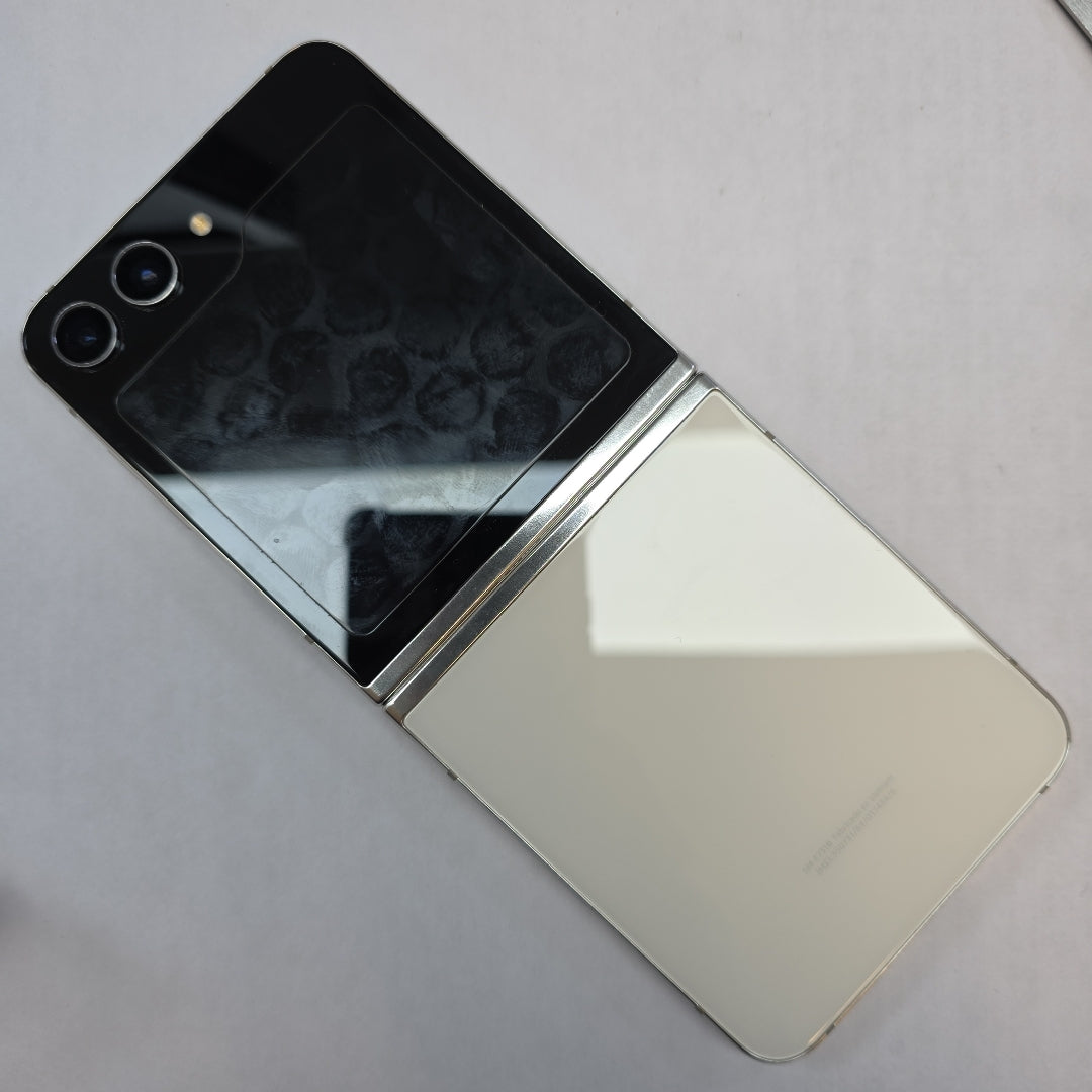 CELULAR SAMSUNG GALAXY Z FLIP 5 SM-F731B (2023) 512 GB 8 GB RAM (SEMINUEVO)