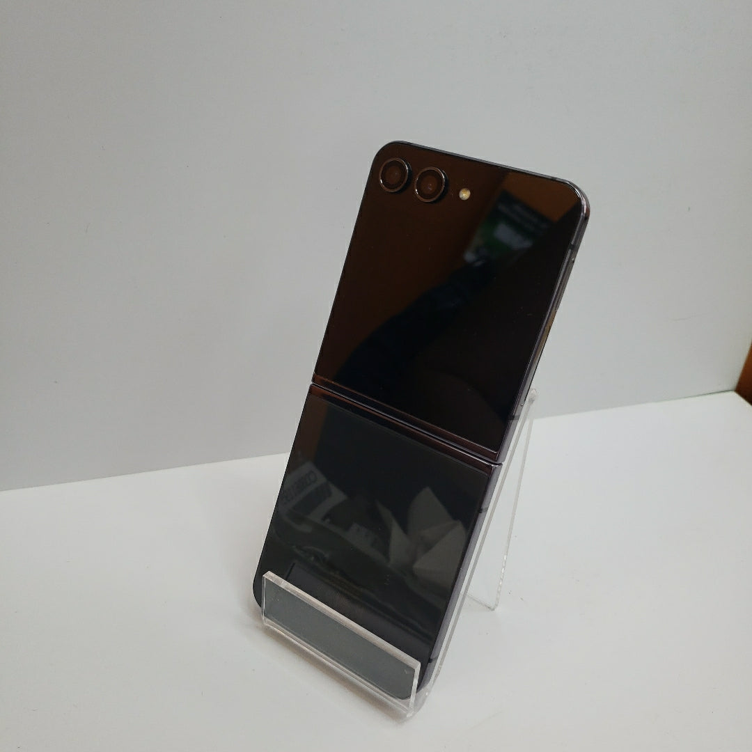 CELULAR SAMSUNG GALAXY Z FLIP 5 SM-F731B (2023) 256 GB 8 GB RAM (SEMINUEVO)