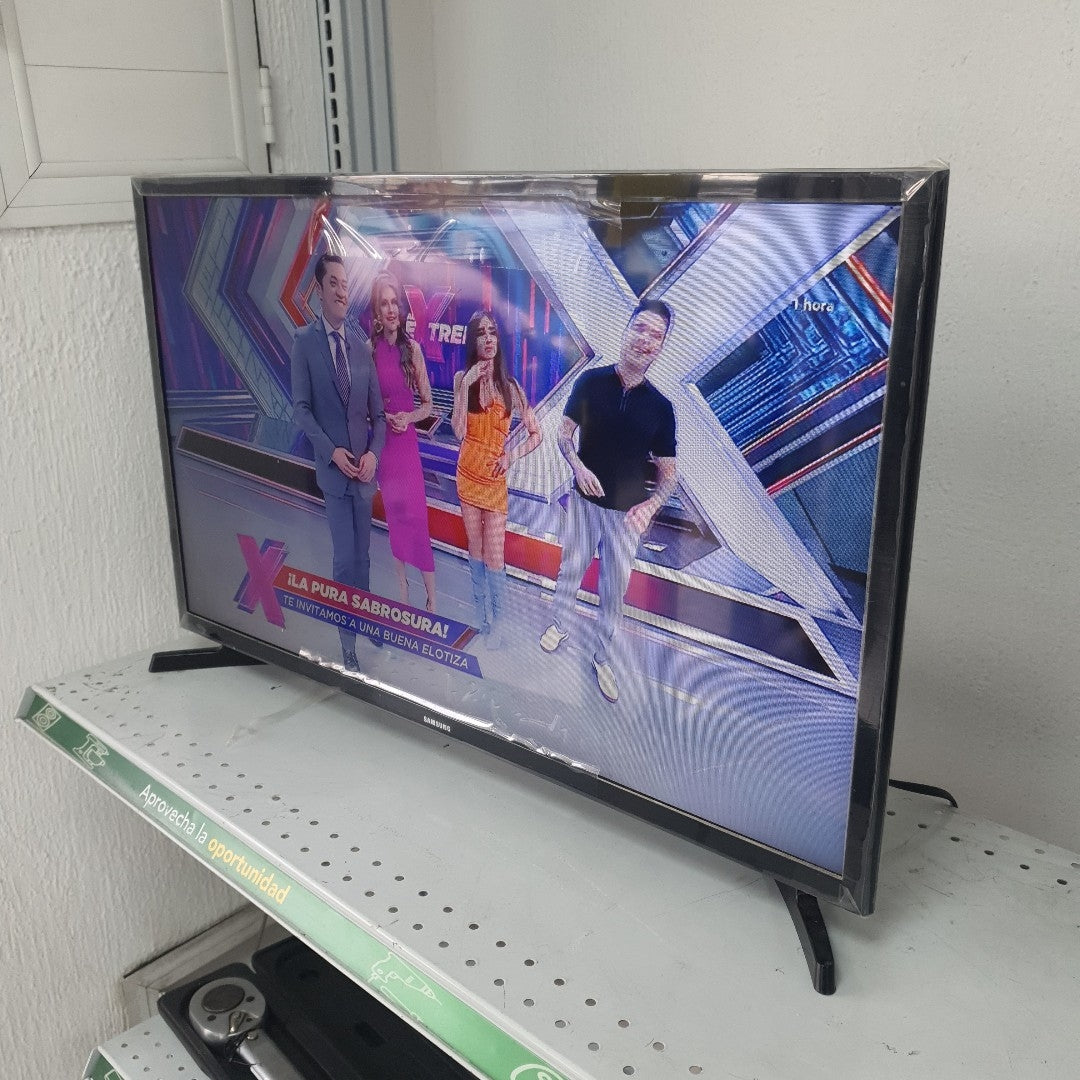 PANTALLA SAMSUNG UN32T4300AF (2022) 32" LED HD (SEMINUEVO)