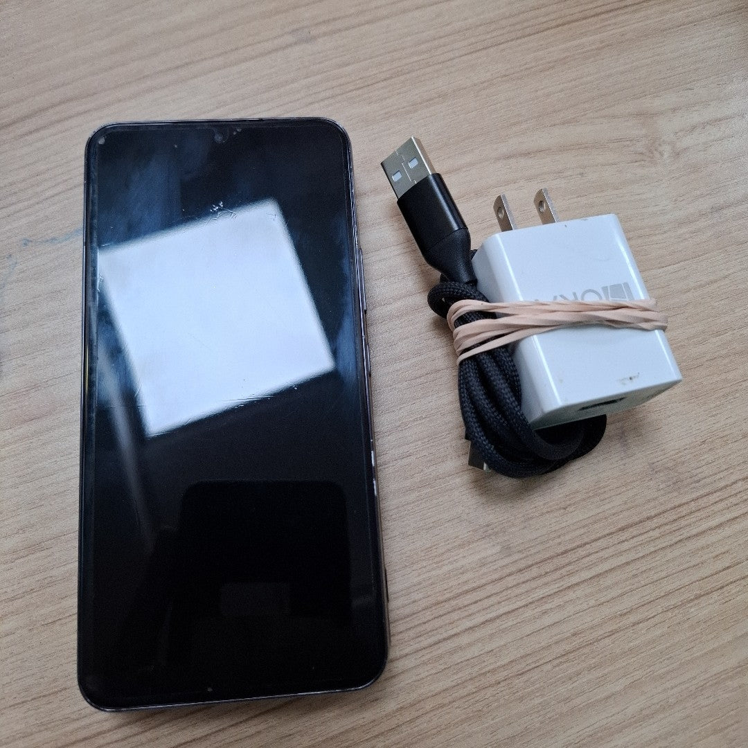 CELULAR SAMSUNG GALAXY S22 SM-S901U 128 GB 8 GB RAM (SEMINUEVO)