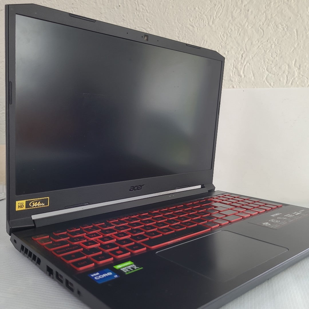 LAPTOP ACER NITRO 5 AN515-57-721J (2022) 512 GB SSD 8 GB RAM (SEMINUEVO)