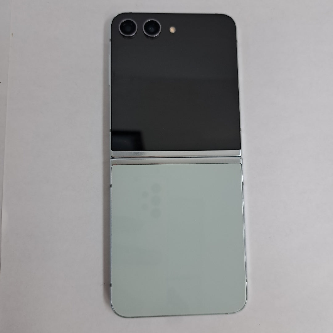 CELULAR SAMSUNG GALAXY Z FLIP 5 SM-F731U1 (2023) 256 GB 8 GB RAM (SEMINUEVO)
