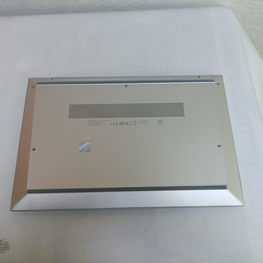 LAPTOP HP ELITEBOOK 840 G8 (2023) 256 GB SSD 16 GB RAM (SEMINUEVO)