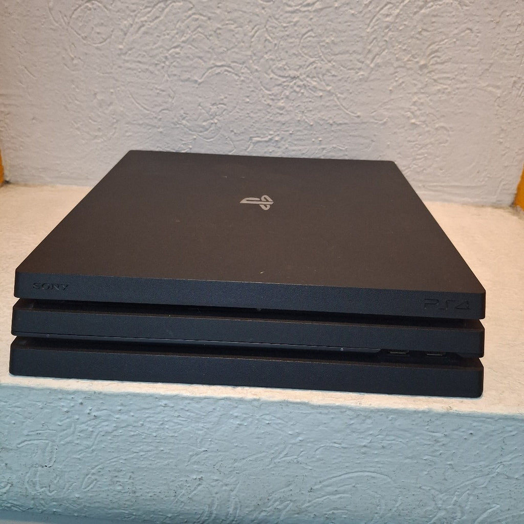 CONSOLA DE VIDEOJUEGO SONY PS4 PRO 1 TB (SEMINUEVO)