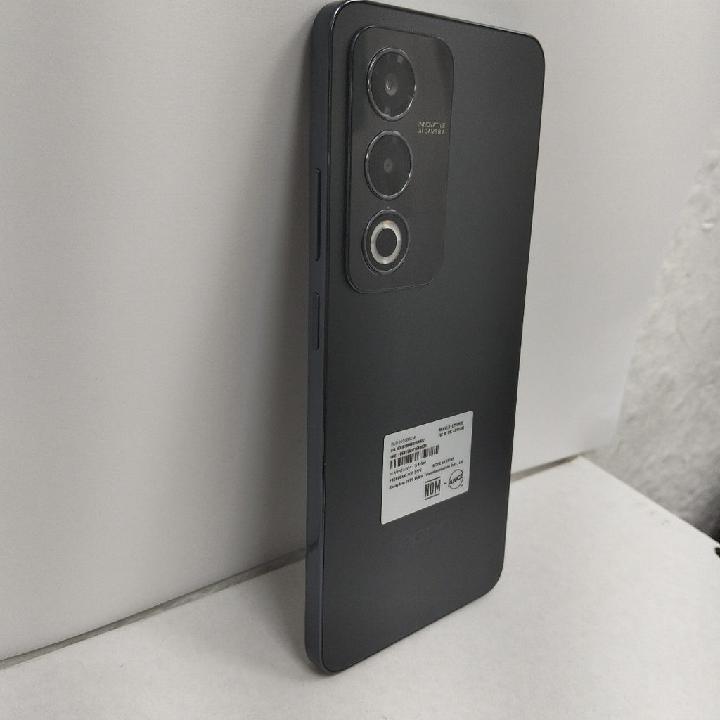 CELULAR OPPO  A80 5G CPH2639 (2024) 256 GB 8 GB RAM (SEMINUEVO)