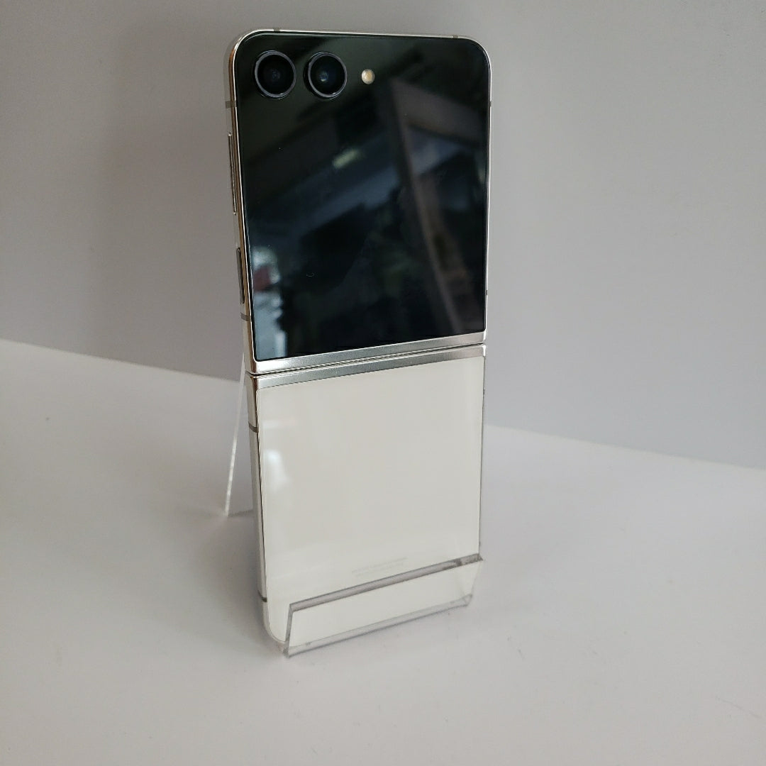 CELULAR SAMSUNG GALAXY Z FLIP 5 SM-F731B (2023) 256 GB 8 GB RAM (SEMINUEVO)