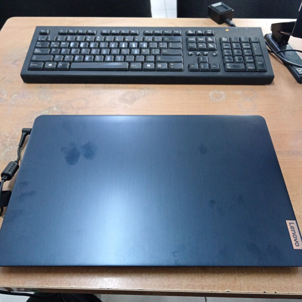 LAPTOP LENOVO IDEAPAD 3 15IAU7 (2022) 512 GB SSD 8 GB RAM (SEMINUEVO)