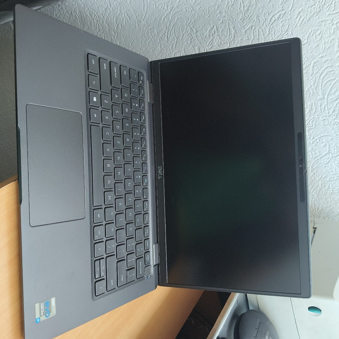 LAPTOP DELL LATITUDE 7420 (2023) 256 GB SSD 16 GB RAM (SEMINUEVO)