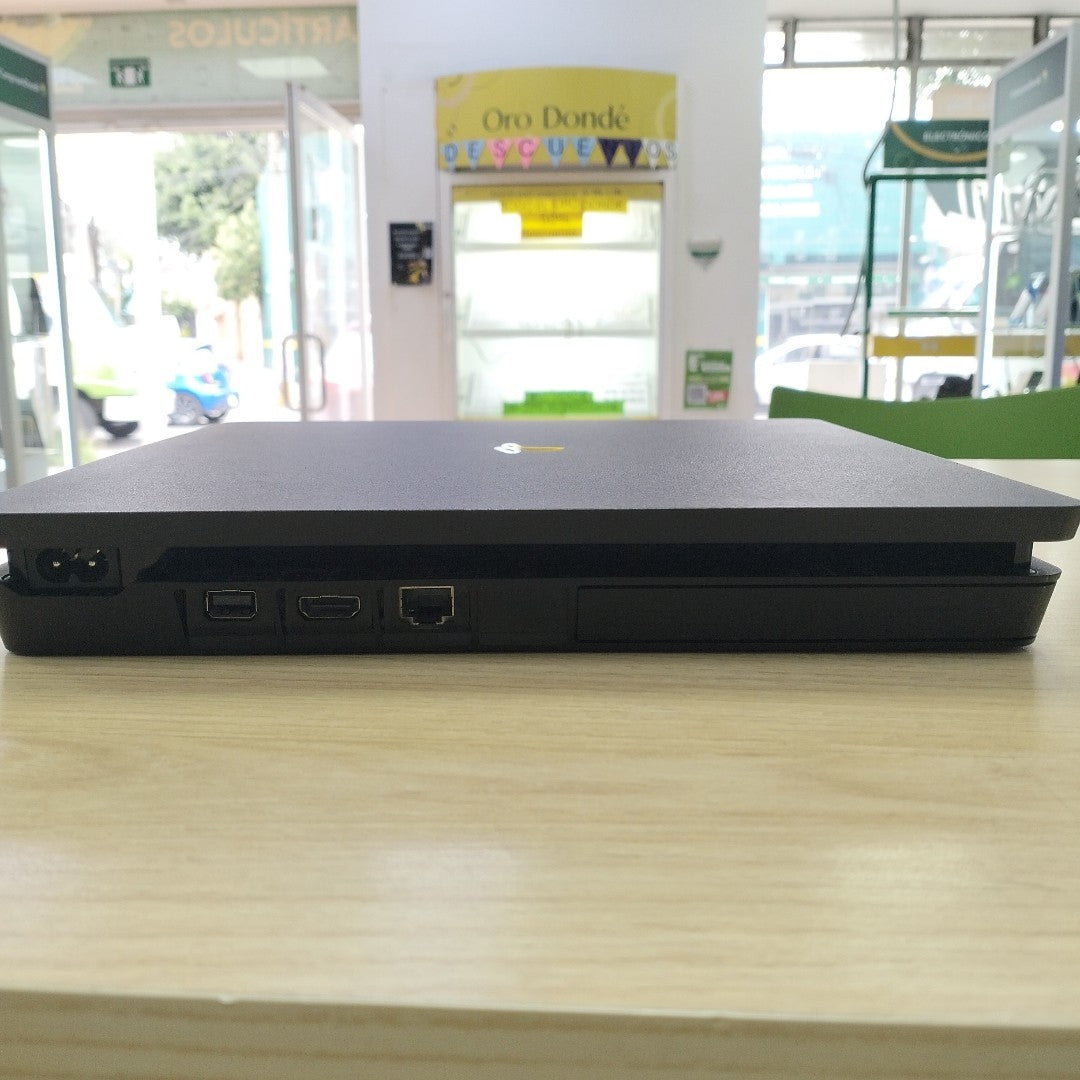 CONSOLA DE VIDEOJUEGO SONY PS4 1 TB (SEMINUEVO)