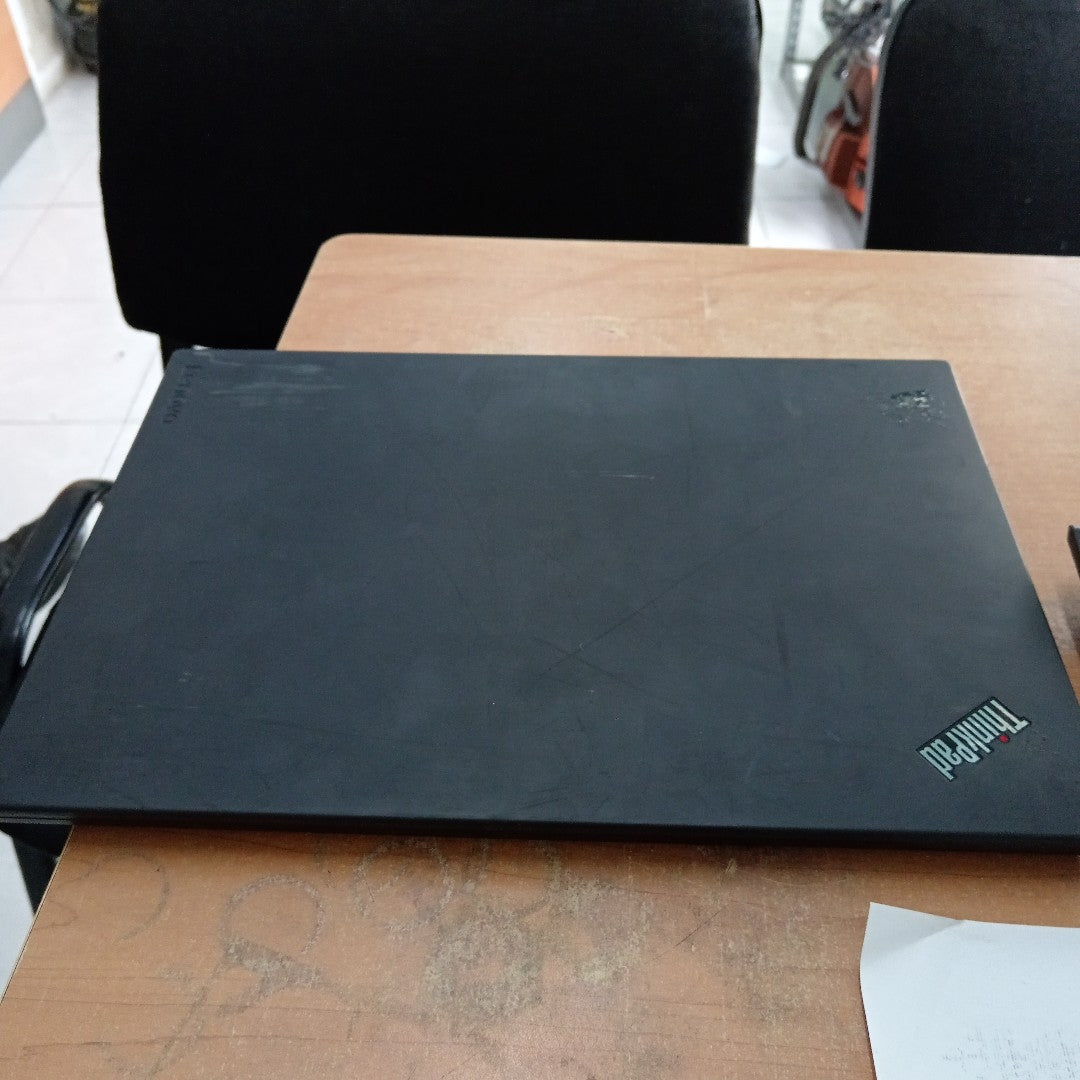 LAPTOP LENOVO THINKPAD 14S GEN 4 (2024) 256 GB SSD 16 GB RAM (SEMINUEVO)