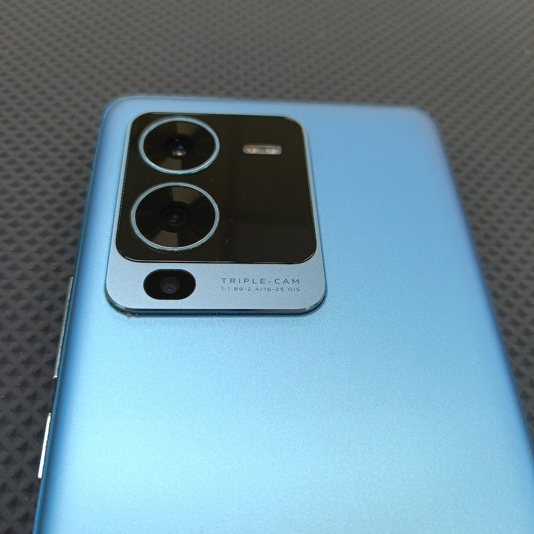 CELULAR VIVO V25 PRO V2158 256 GB 12 GB RAM (SEMINUEVO)