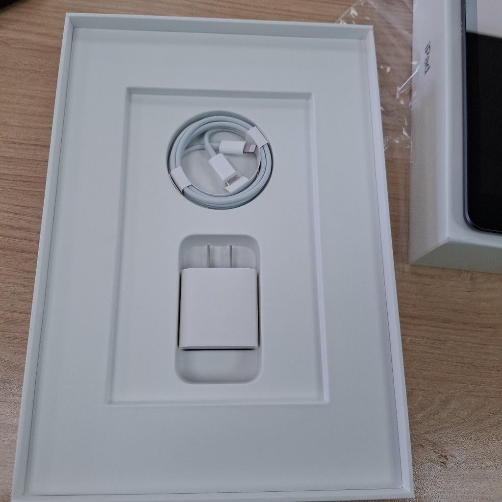 TABLETA APPLE IPAD 9 A2602 64 GB 3 GB RAM (SEMINUEVO)