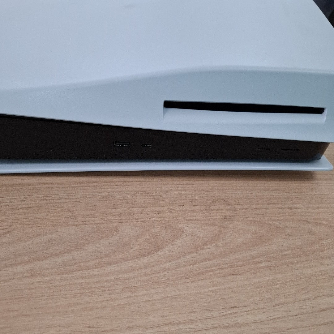 CONSOLA DE VIDEOJUEGO SONY PS5 825 SSD (SEMINUEVO)