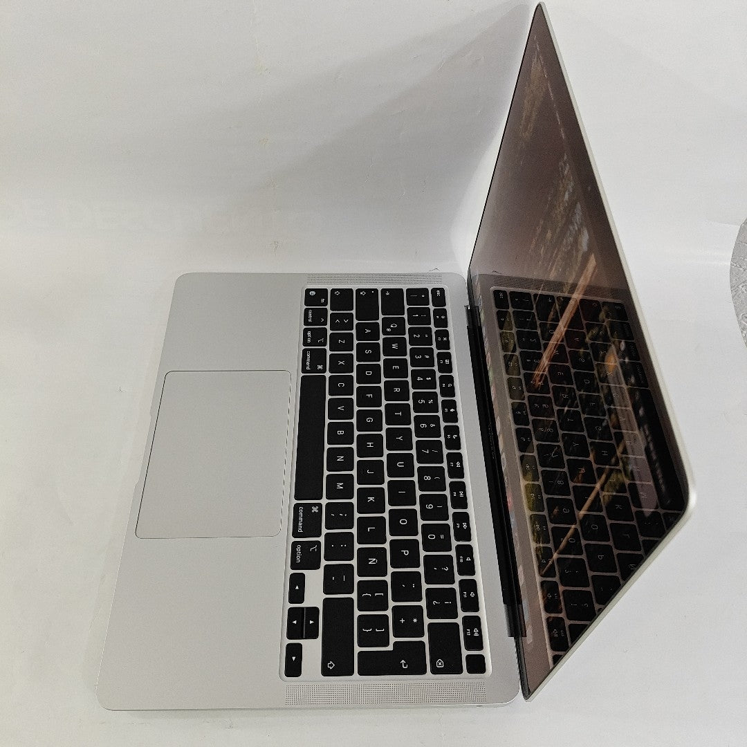 LAPTOP APPLE MACBOOK AIR 13" 2020 3.2 A2337 256 GB SSD 8 GB RAM (SEMINUEVO)