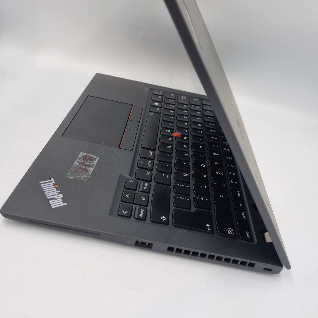 LAPTOP LENOVO THINKPAD T14S GEN 2 (2022) 512 GB SSD 16 GB RAM (SEMINUEVO)