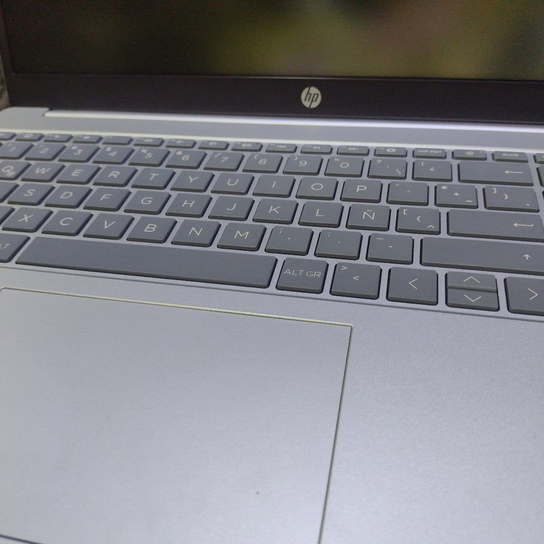 LAPTOP HP 15-FD0037LA  (2024) 512 GB SSD 8 GB RAM (SEMINUEVO)