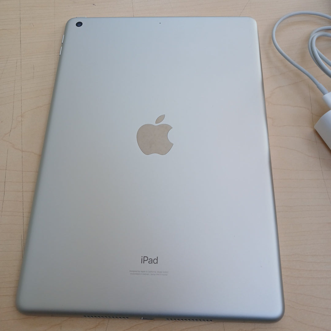 TABLETA APPLE IPAD 9 A2602 64 GB 3 GB RAM (SEMINUEVO)