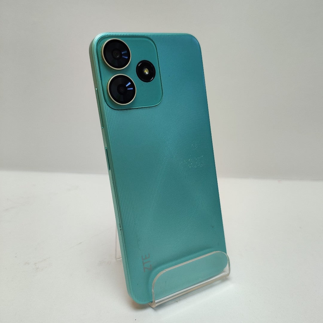 CELULAR ZTE BLADE V50 SMART 7060 128 GB 4 GB RAM (SEMINUEVO)