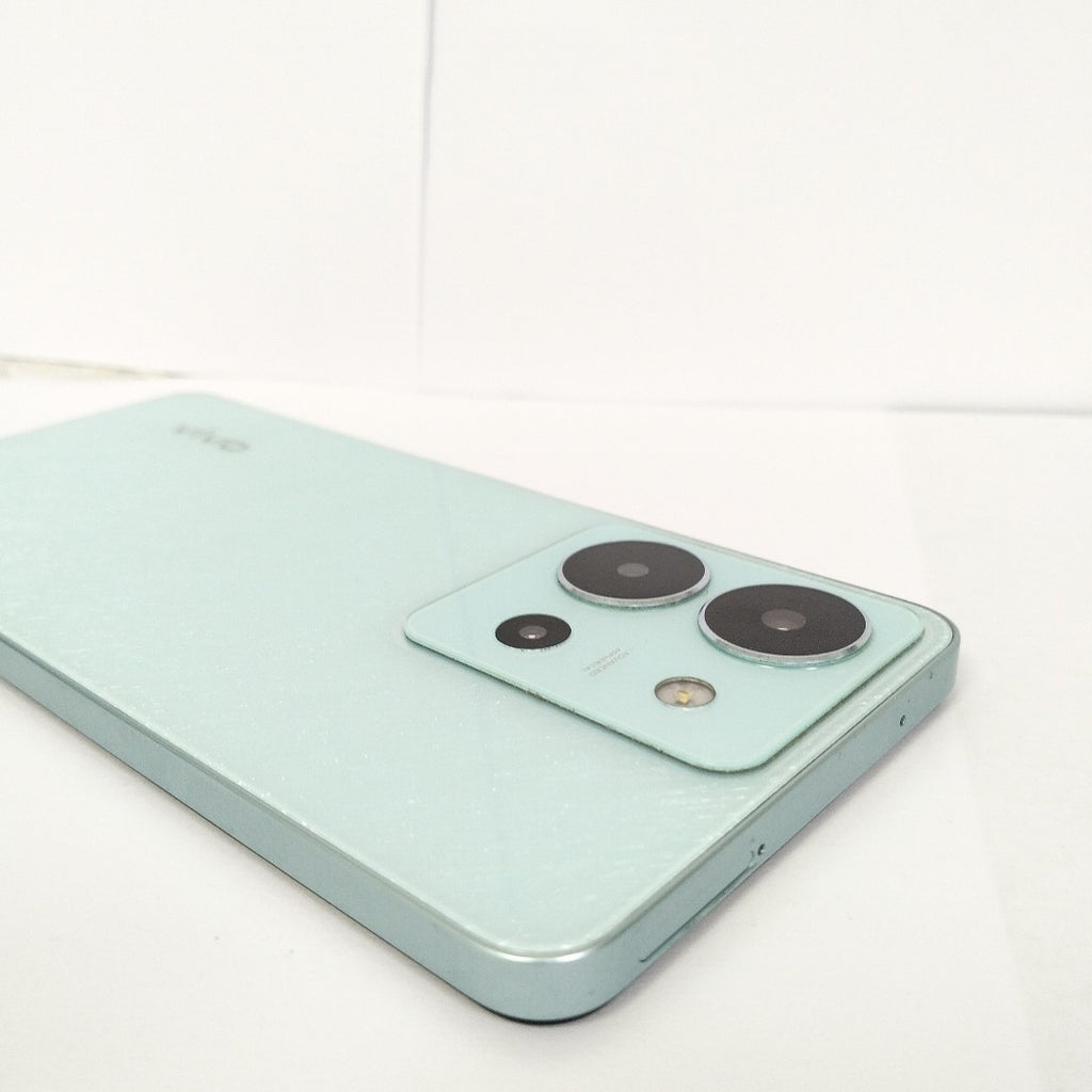 CELULAR VIVO Y36 V2247 256 GB 8 GB RAM (SEMINUEVO)