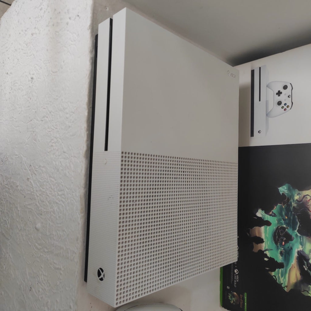 CONSOLA DE VIDEOJUEGO MICROSOFT XBOX ONE S 1 TB (SEMINUEVO)
