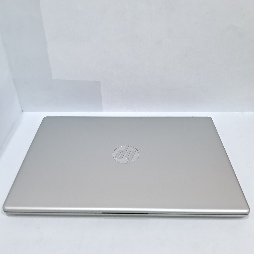 LAPTOP HP 14-EP1000LA (2023) 512 GB SSD 16 GB RAM (SEMINUEVO)