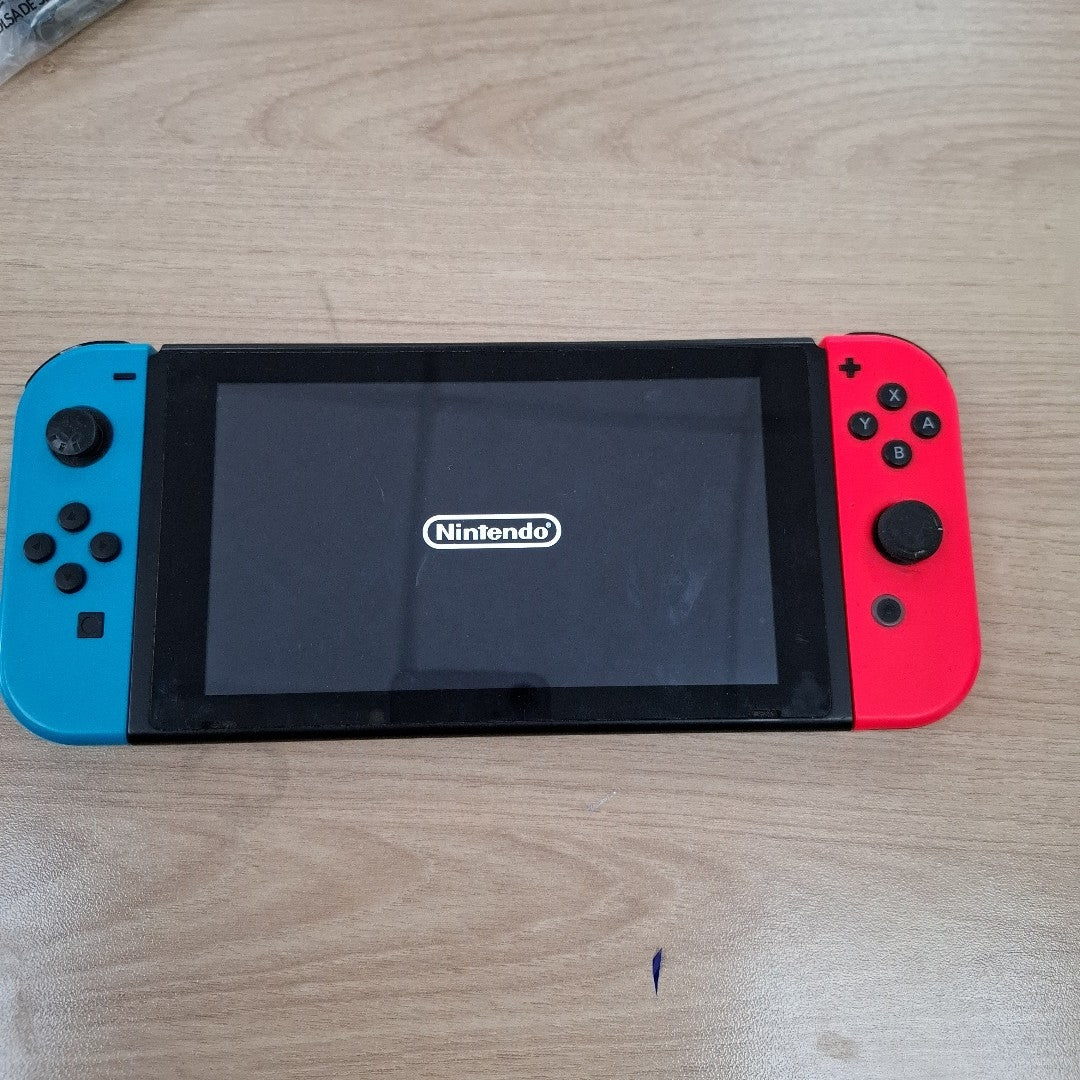 CONSOLA DE VIDEOJUEGO NINTENDO SWITCH 32 GB (SEMINUEVO)
