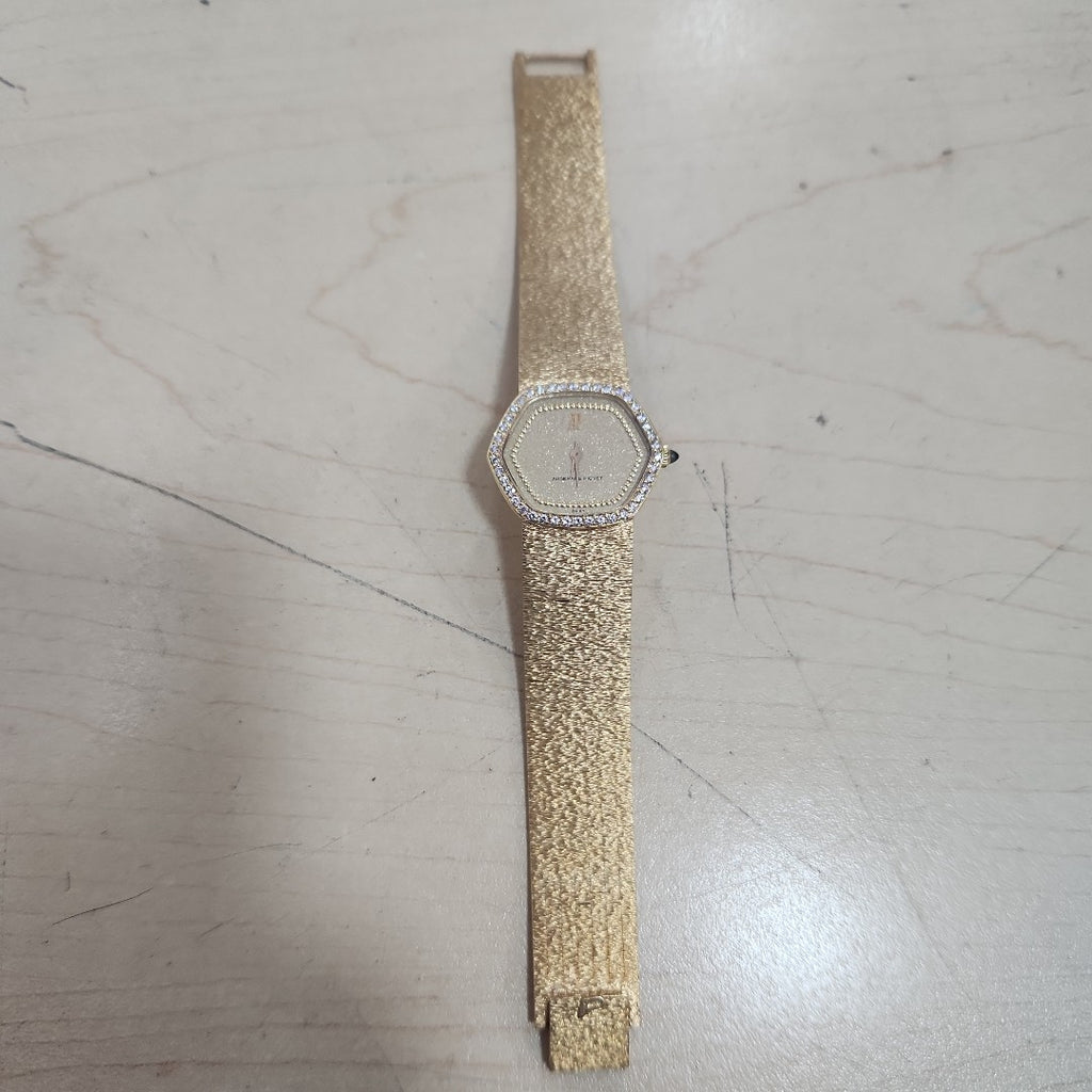RELOJ CAJA Y PULSO ORO. ORO. 18 K 67.7 GRMS (SEMINUEVO)