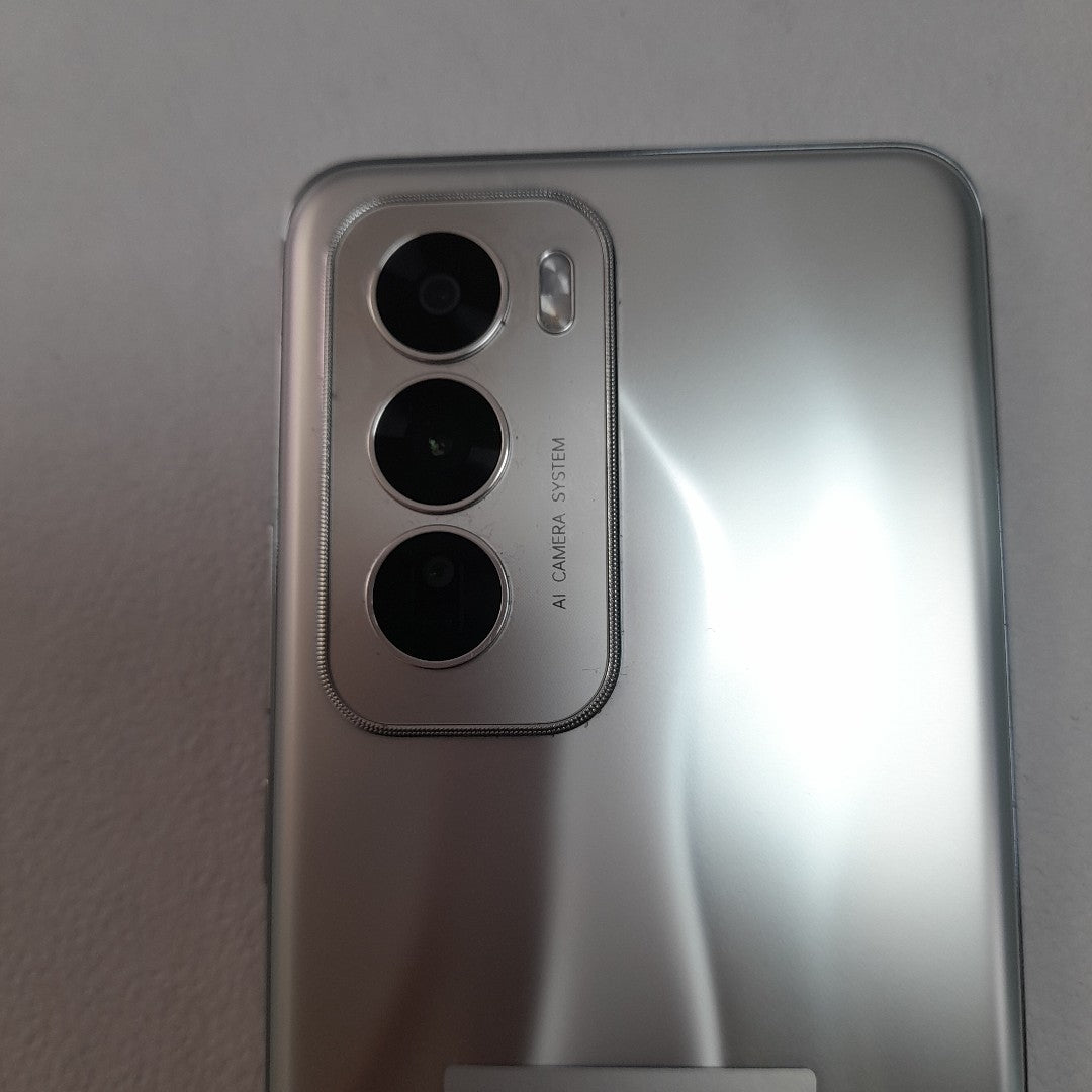 CELULAR OPPO   RENO12 5G CPH2625 (2024) 512 GB 12 GB RAM (SEMINUEVO)