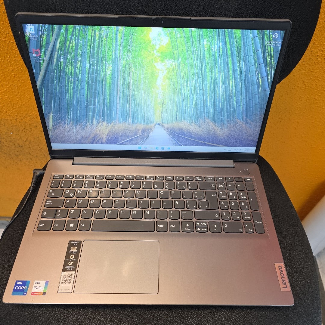 LAPTOP LENOVO IDEAPAD 3 15ITL6 (2022) 512 GB SSD 8 GB RAM (SEMINUEVO)