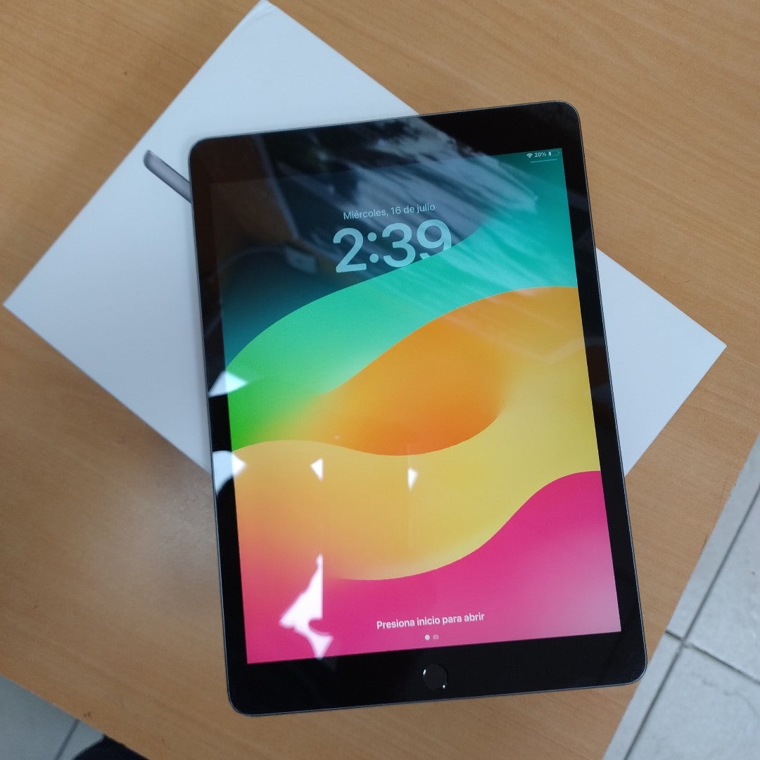 TABLETA APPLE IPAD 9 A2602 64 GB 3 GB RAM (SEMINUEVO)